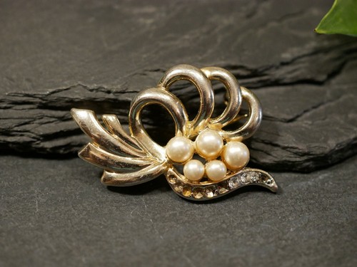 Wunderbare goldfarbene brosche - wunderbare,